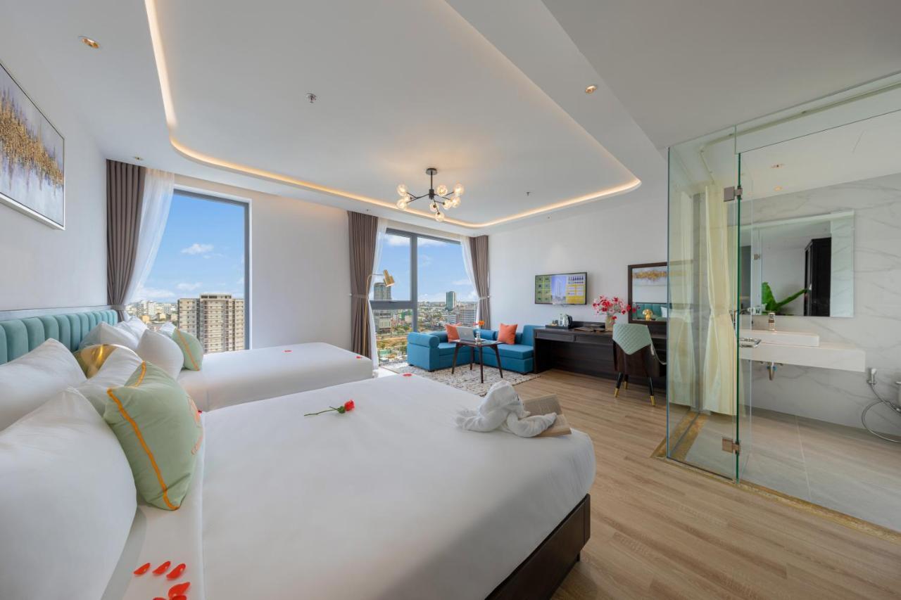 Cordial Grand Hotel Da Nang Beach Exterior photo