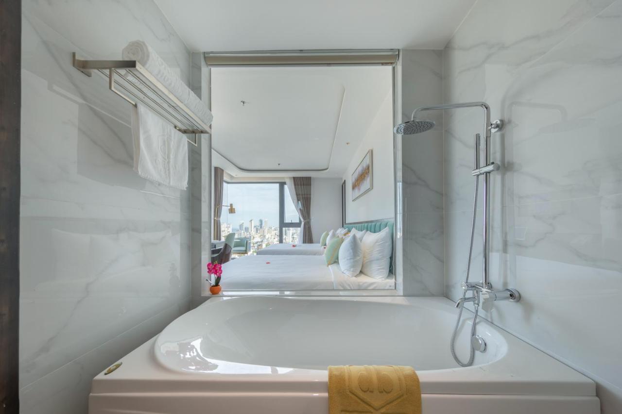 Cordial Grand Hotel Da Nang Beach Exterior photo
