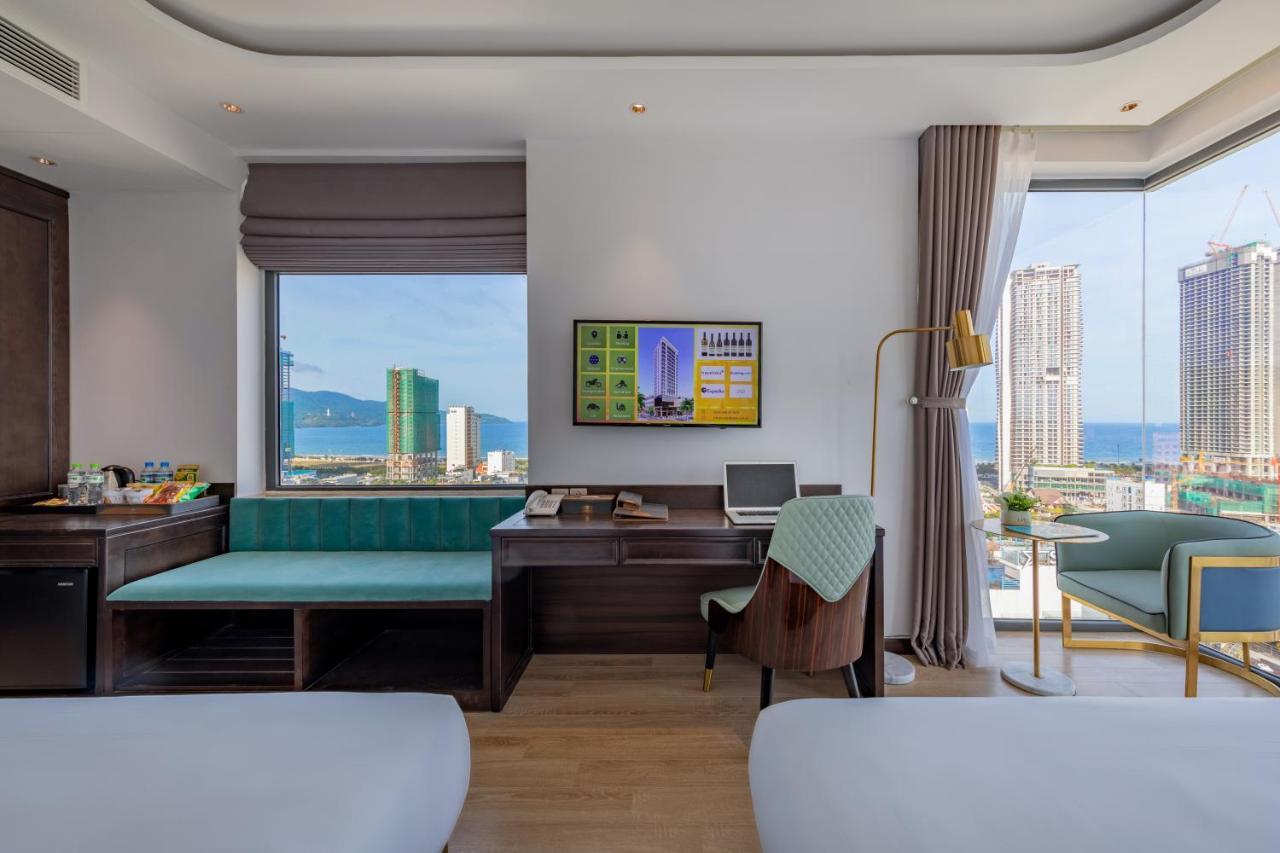 Cordial Grand Hotel Da Nang Beach Exterior photo