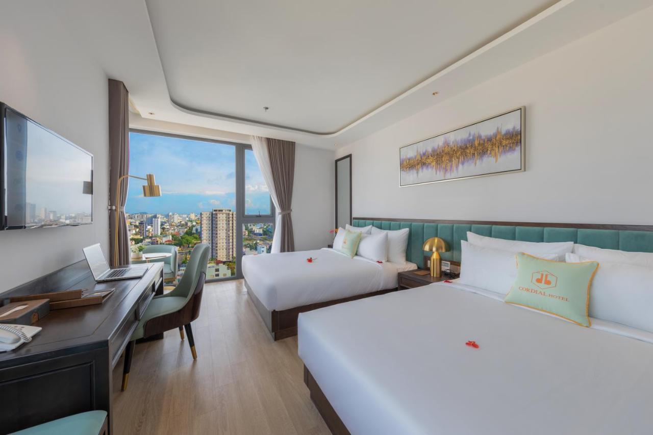 Cordial Grand Hotel Da Nang Beach Exterior photo