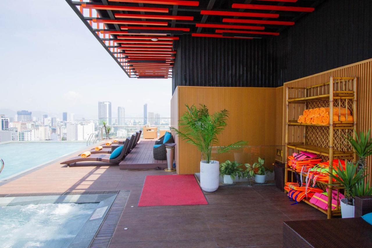 Cordial Grand Hotel Da Nang Beach Exterior photo