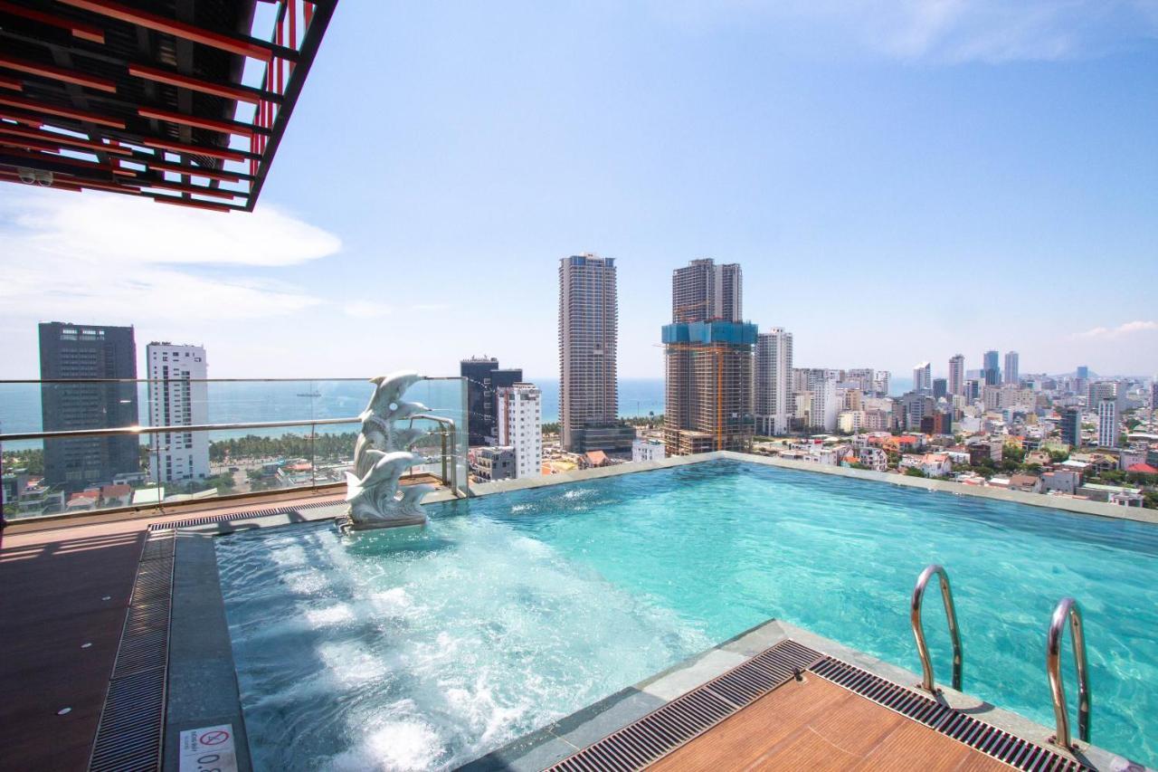 Cordial Grand Hotel Da Nang Beach Exterior photo
