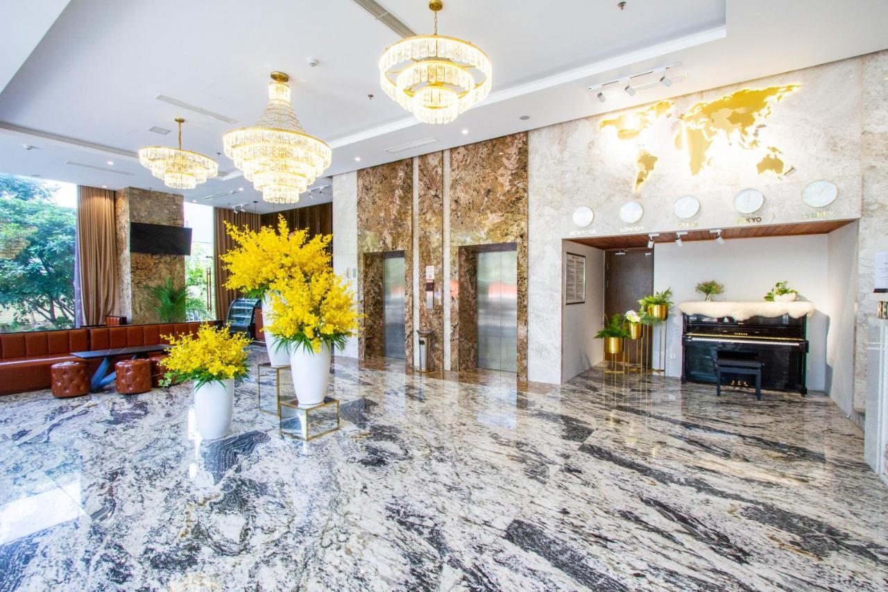 Cordial Grand Hotel Da Nang Beach Exterior photo