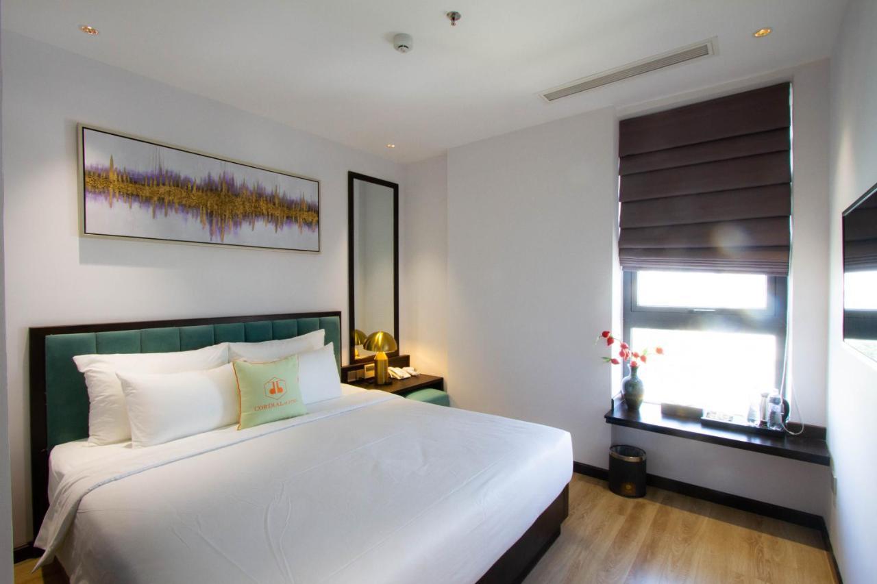 Cordial Grand Hotel Da Nang Beach Exterior photo