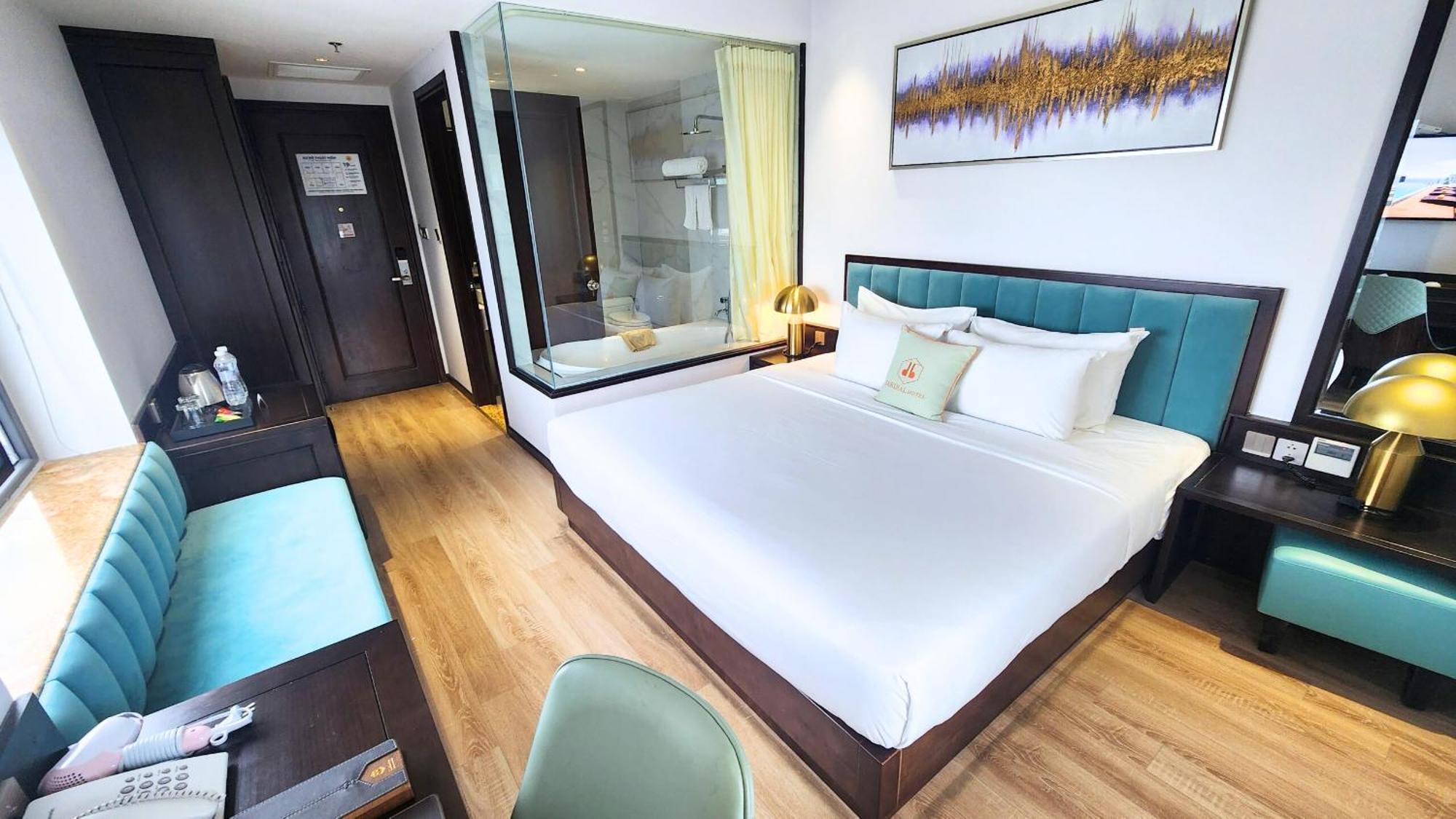 Cordial Grand Hotel Da Nang Beach Exterior photo